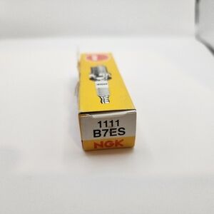 New Ngk 5510 b8hs spark plug japan